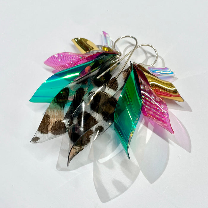 THE WINGS - Monica LIMITED