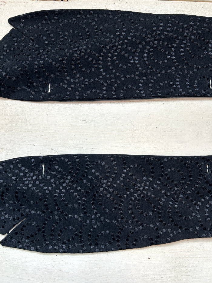 Ann Demeulemeester black 2-way blazer, size 34/2, tailored fit, featuring a classic collar and stylish design, made of high-quality fabric.
