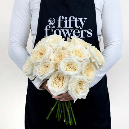 Candlelight Cream Roses Apron - Image