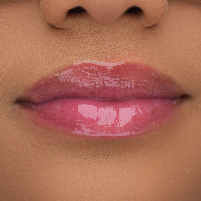 Gloss & Glow Holiday Set lips