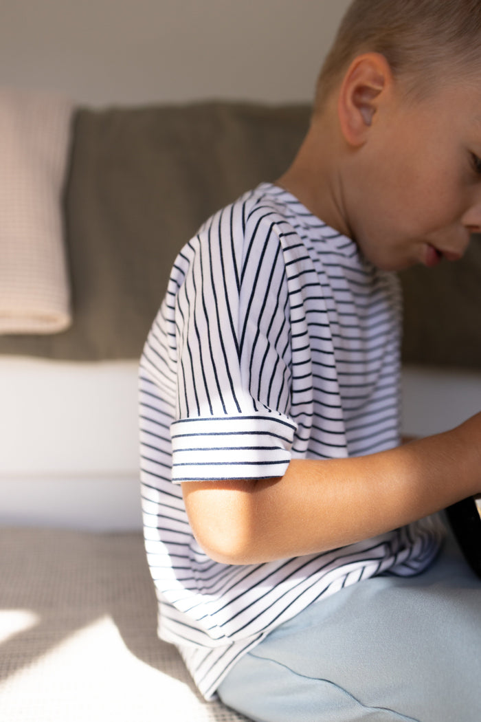 Grow with Me T-Shirt | Navy Stripes Kid's Stuff [Trucs d'enfants]
