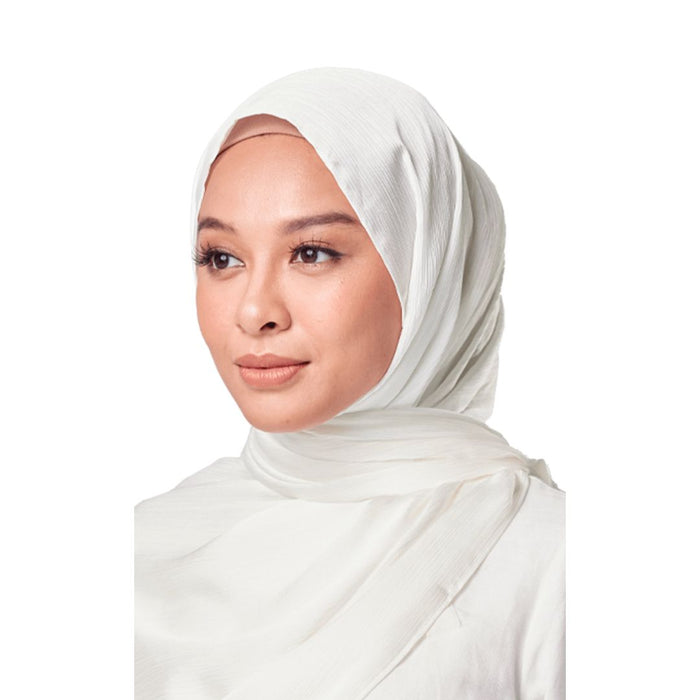 UMMA Maya Crinkle Satin Scarf | Isetan KL Online Store