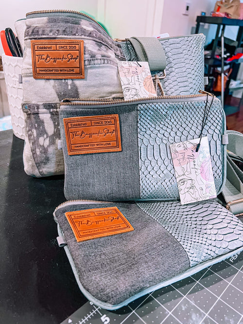 Monochromatic grey Mini Pouchette  image 0
