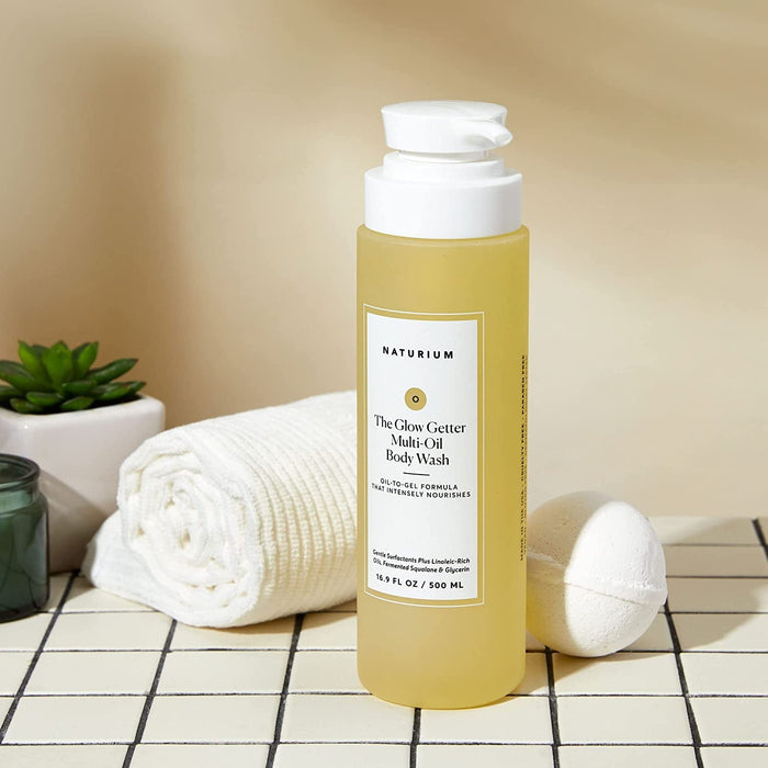 Naturium The Glow Getter Multi - Oil Hydrating Body Wash 500ml ناتوريوم ذا جلو جيتر غسول الجسم المرطّب بزيوت متعددة - Princess Cosmetics Qatar