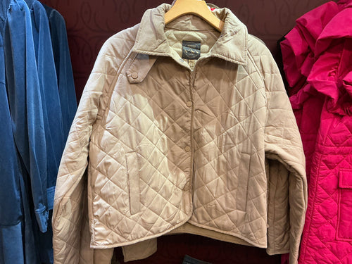 26 International quilted barn jacket, lightweight insulated jacket with quilted pattern and stand collar, ideal for outdoor wear