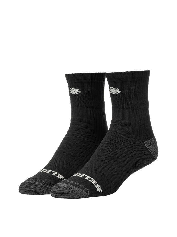 Three-quarter view of Selkirk Courtlock quarter socks showing ribbed ankle, cushioned gray toe, and white Selkirk logo on white background