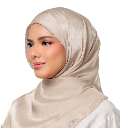 UMMA Sulam Juita Shiny Crinkle Satin Chiffon Scarf | Isetan KL Online Store