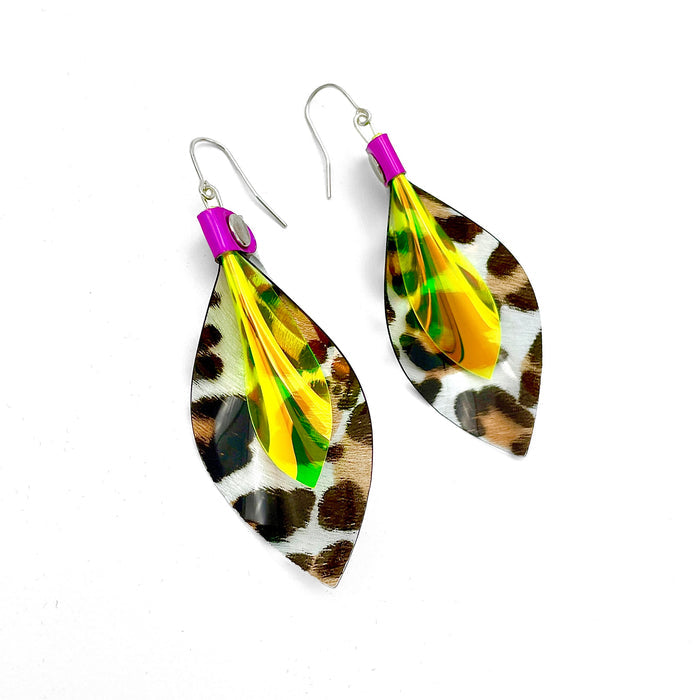 THE DUO - yellow Leo beetle