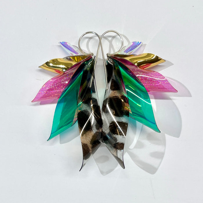 THE WINGS - Monica LIMITED