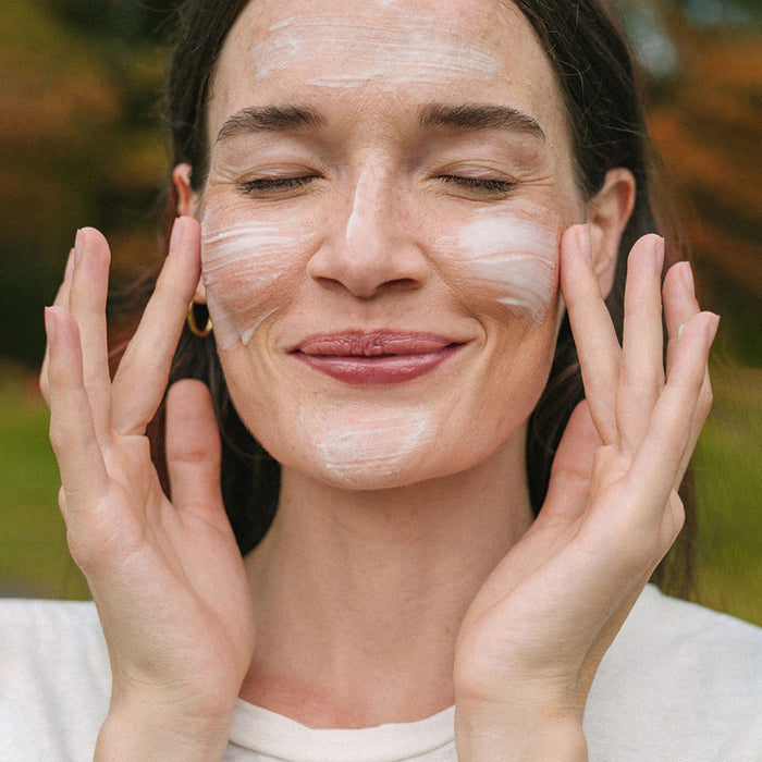Ursa Major-Vital Spring Hydration Mask-Skincare-VitalSpringHydrationMask-07_ccc8bceb-7cf9-48a5-96d7-75d936c43993-The Detox Market |