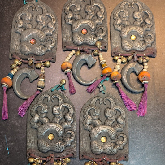 WARDING PAW COLD CAST IRON WALL TALISMAN