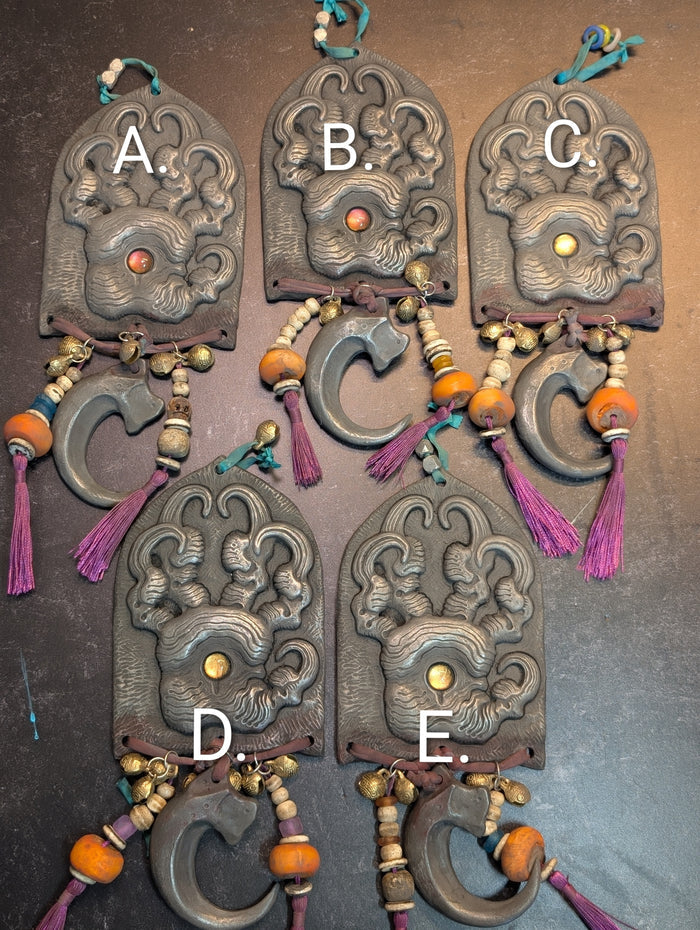 WARDING PAW COLD CAST IRON WALL TALISMAN