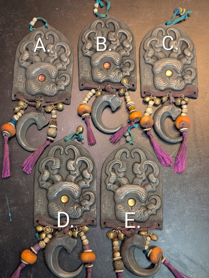 WARDING PAW COLD CAST IRON WALL TALISMAN